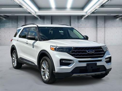 Star White Metallic Tri-Coat 2020 Ford Explorer XLT