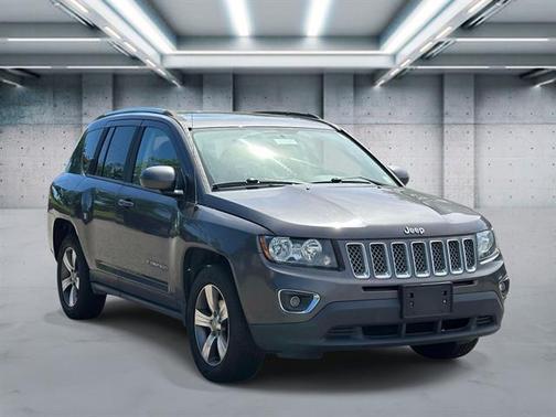 Granite Crystal Metallic Clearcoat 2017 Jeep Compass High Altitude