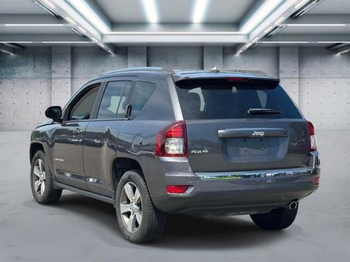 Granite Crystal Metallic Clearcoat 2017 Jeep Compass High Altitude