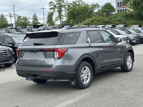Carbonized Gray Metallic 2026 Ford Explorer Active
