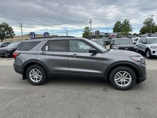 Carbonized Gray Metallic 2026 Ford Explorer Active