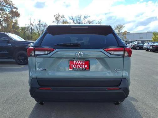 2020 Toyota RAV4 XLE