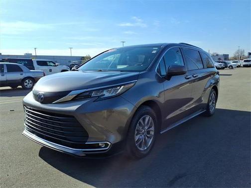 2023 Toyota Sienna XLE