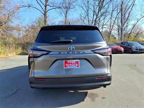 2023 Toyota Sienna XLE