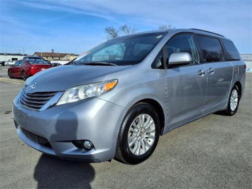 2016 Toyota Sienna XLE