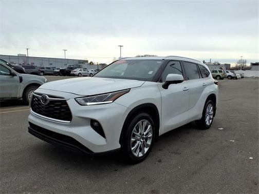 2023 Toyota Highlander XLE