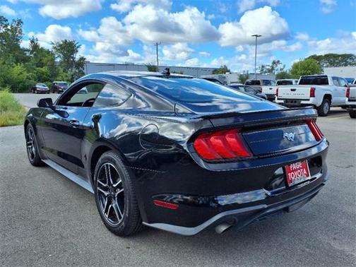 2021 Ford Mustang EcoBoost