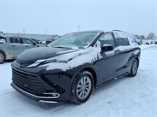 2023 Toyota Sienna XLE