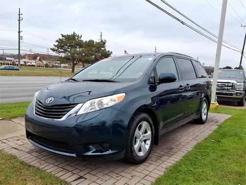 2012 Toyota Sienna LE