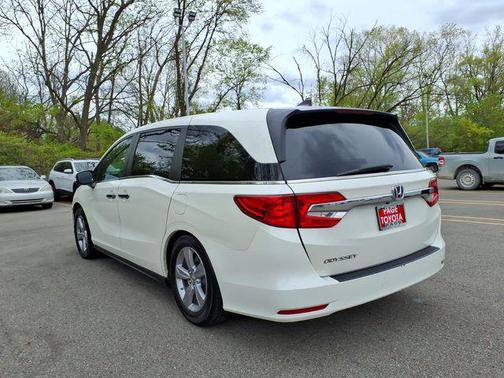White Diamond Pearl 2018 Honda Odyssey EX-L