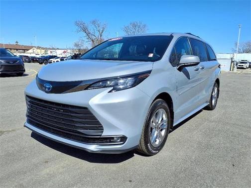 2022 Toyota Sienna XLE