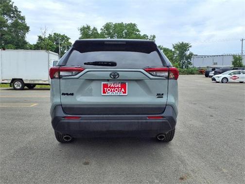 2022 Toyota RAV4 XLE