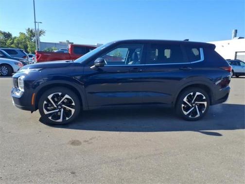 2024 Mitsubishi Outlander SE Black Edition