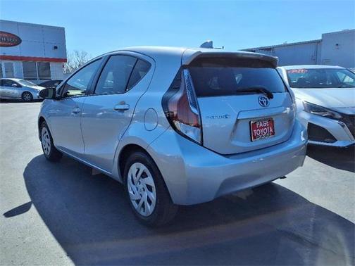 2016 Toyota Prius c Three