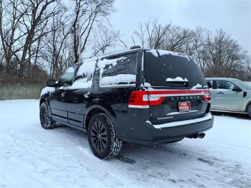 2015 Lincoln Navigator Base