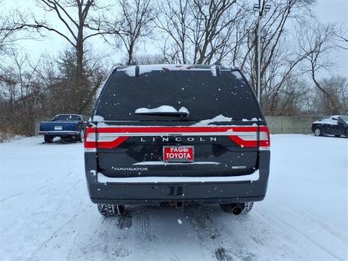 2015 Lincoln Navigator Base