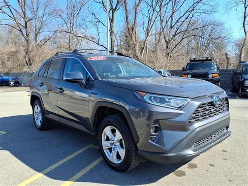 2020 Toyota RAV4 Hybrid XLE