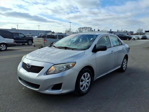 Classic Silver 2009 Toyota Corolla LE