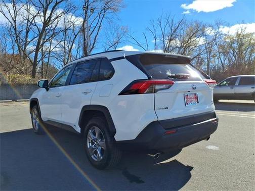 2022 Toyota RAV4 Hybrid XLE
