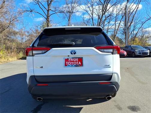 2022 Toyota RAV4 Hybrid XLE