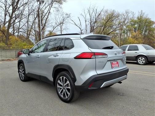 2022 Toyota Corolla Cross XLE