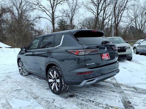 2025 Mitsubishi Outlander SE