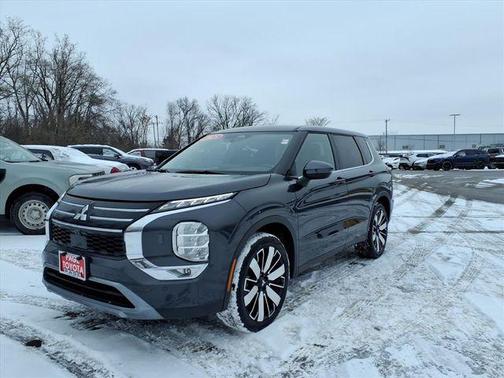 2025 Mitsubishi Outlander SE