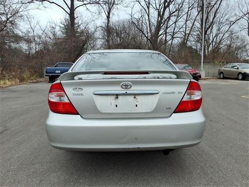 2004 Toyota Camry XLE V6