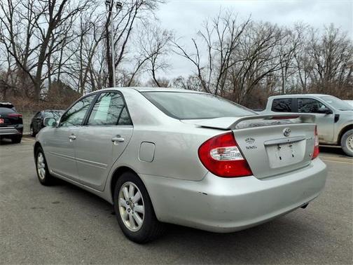 2004 Toyota Camry XLE V6