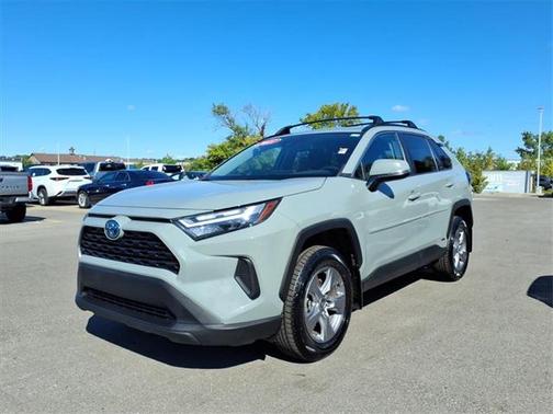 2022 Toyota RAV4 Hybrid XLE