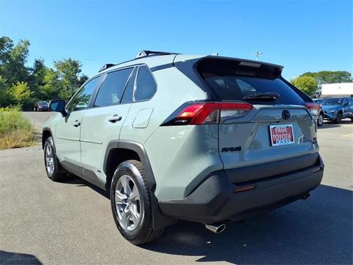 2022 Toyota RAV4 Hybrid XLE