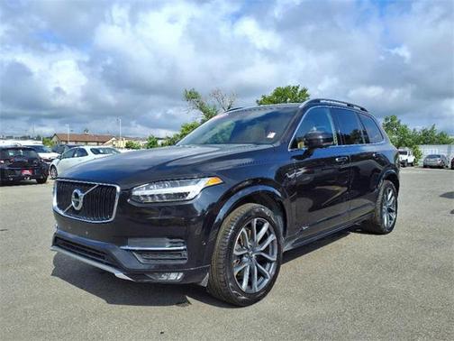 2019 Volvo XC90 T6 Momentum
