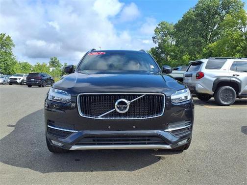 2019 Volvo XC90 T6 Momentum
