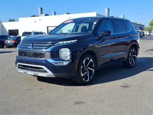2024 Mitsubishi Outlander SE Black Edition