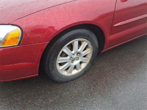 2004 Chrysler Sebring Base