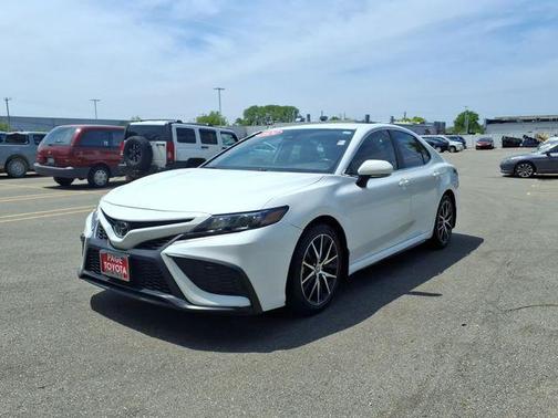 Ice Cap 2024 Toyota Camry SE