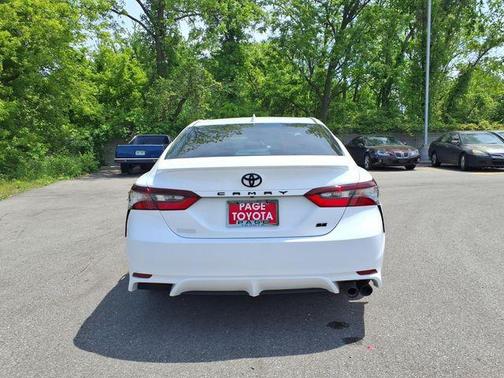 Ice Cap 2024 Toyota Camry SE