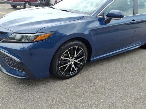 Reservoir Blue 2024 Toyota Camry SE