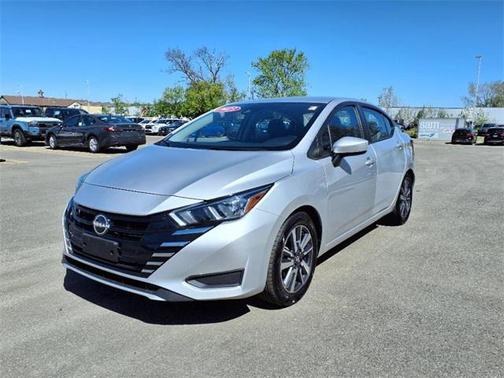 2023 Nissan Versa 1.6 SV