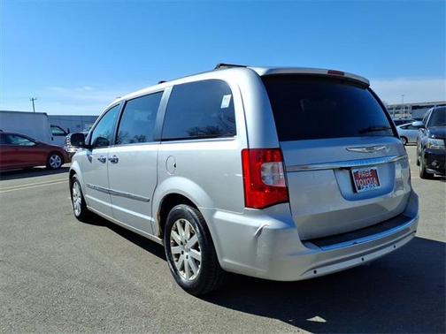 2012 Chrysler Town & Country Touring-L