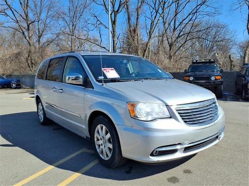 2012 Chrysler Town & Country Touring-L