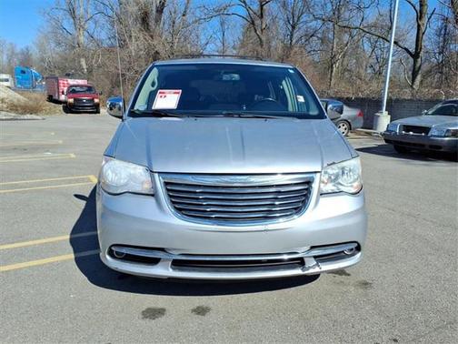 2012 Chrysler Town & Country Touring-L
