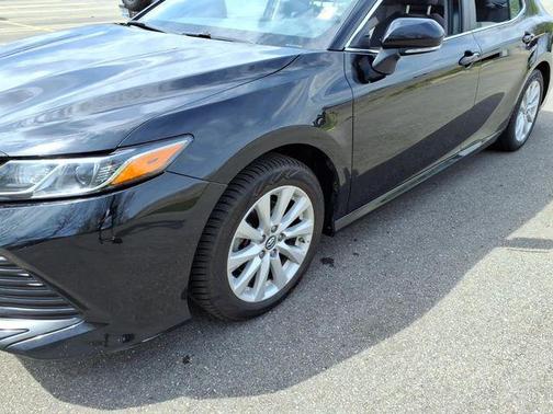 Midnight Black Metallic 2018 Toyota Camry LE