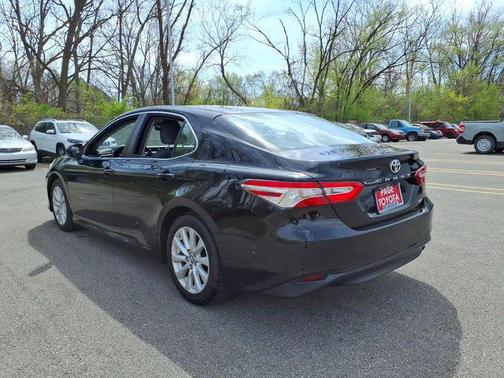 Midnight Black Metallic 2018 Toyota Camry LE