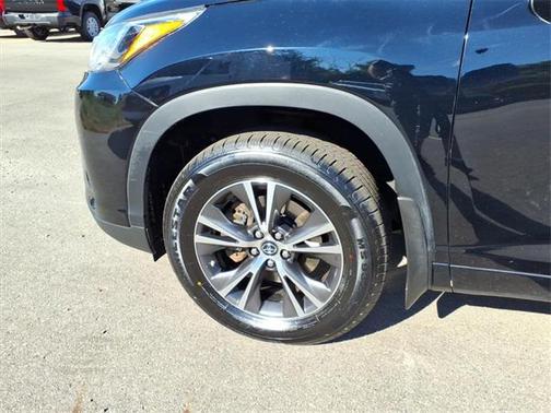 2018 Toyota Highlander LE