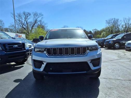 2024 Jeep Grand Cherokee Laredo