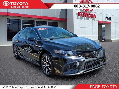 Midnight Black Metallic 2023 Toyota Camry SE