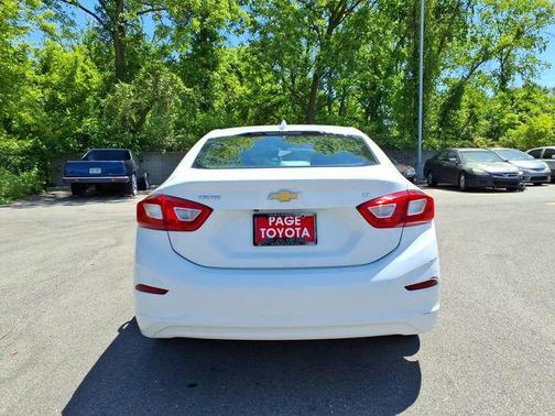 Summit White 2016 Chevrolet Cruze LT Auto