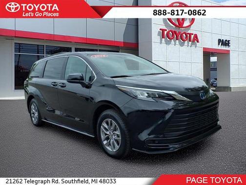 Midnight Black Metallic 2024 Toyota Sienna LE