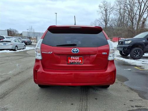 2013 Toyota Prius v Two